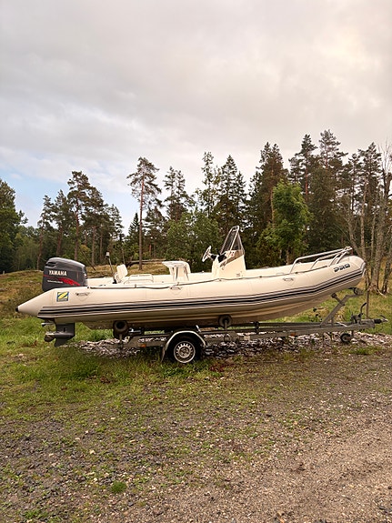 Zodiac 650 open PRO 2 of 9