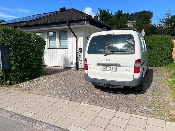 Toyota HiAce 3 of 5