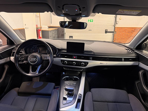 Audi A4 11 of 14