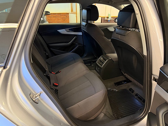 Audi A4 14 of 14
