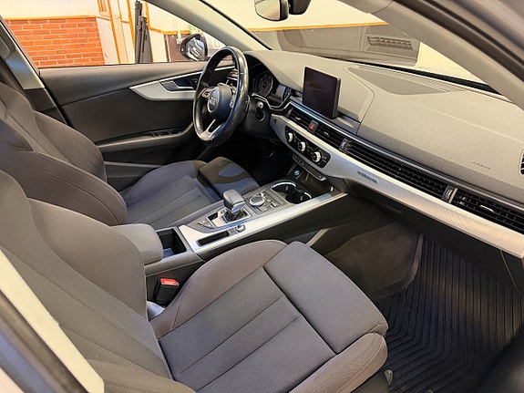 Audi A4 10 of 14