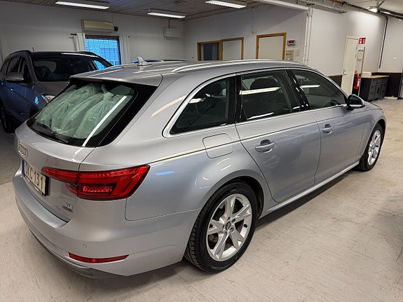 Audi A4 5 of 14