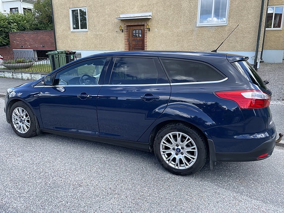 Ford Focus 2 of 7