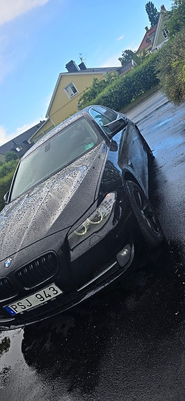BMW 520d 3 of 5