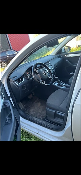 Skoda Octavia 2 of 2