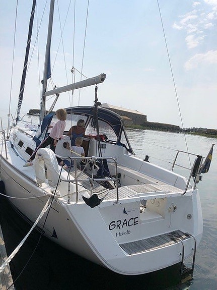 Dufour 325 Grand Large 3 of 12