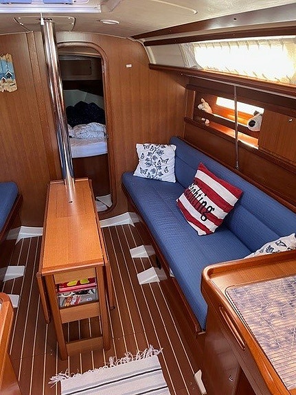 Dufour 325 Grand Large 9 of 12