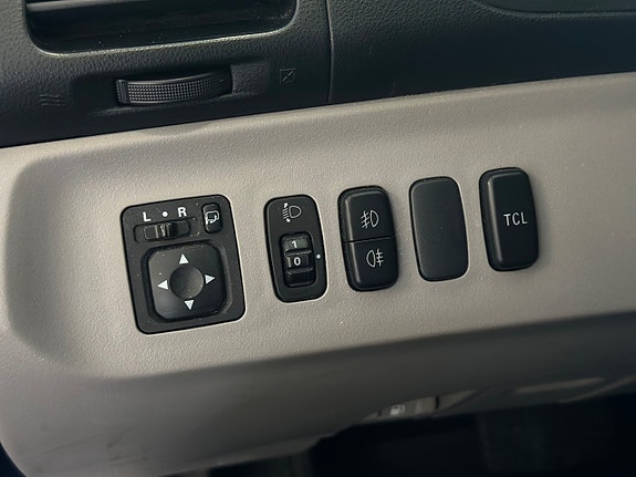 Mitsubishi Grandis 17 of 23
