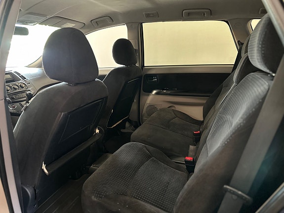 Mitsubishi Grandis 18 of 23