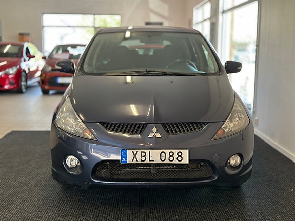 Mitsubishi Grandis 2 of 23