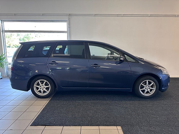 Mitsubishi Grandis 6 of 23