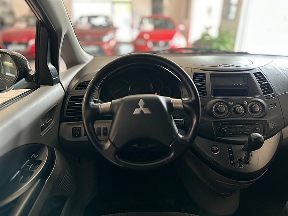 Mitsubishi Grandis 22 of 23