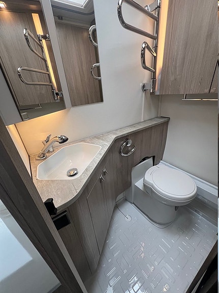 Kabe ROYAL 600 XL FK KS 9 of 18