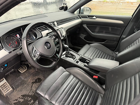 Volkswagen Passat Alltrack 6 of 13
