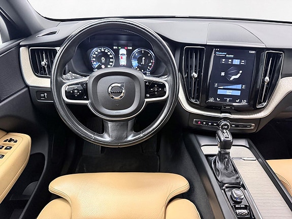 Volvo XC60 18 of 30