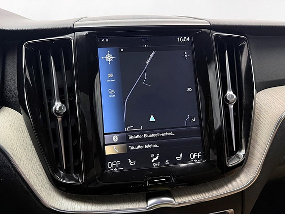 Volvo XC60 21 of 30