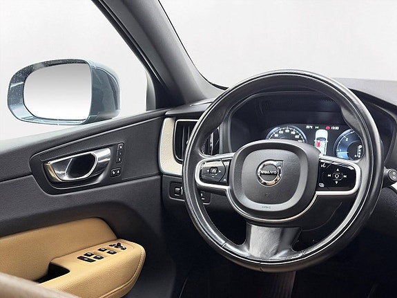 Volvo XC60 16 of 30