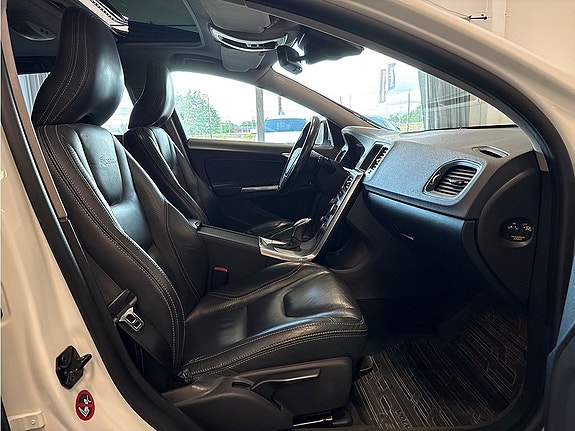 Volvo V60 5 of 5