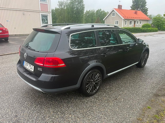 Volkswagen Passat Alltrack 4 of 5