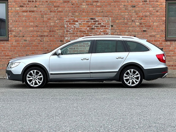 Skoda Superb 4 of 5