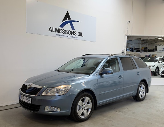 Skoda Octavia 2 of 5