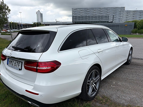 Mercedes-Benz E220 5 of 5