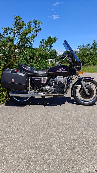 Moto Guzzi V850 T 5 of 6