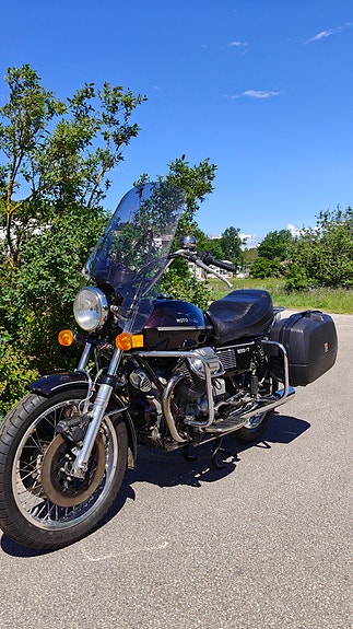 Moto Guzzi V850 T 4 of 6