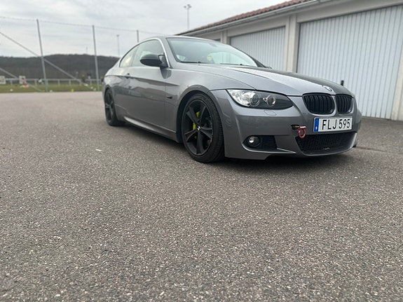 BMW 335d 2 of 5