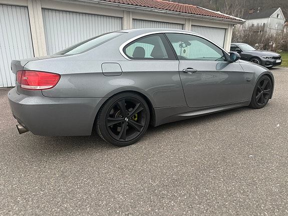 BMW 335d 4 of 5