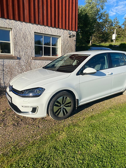 Volkswagen Golf VII 2 of 5