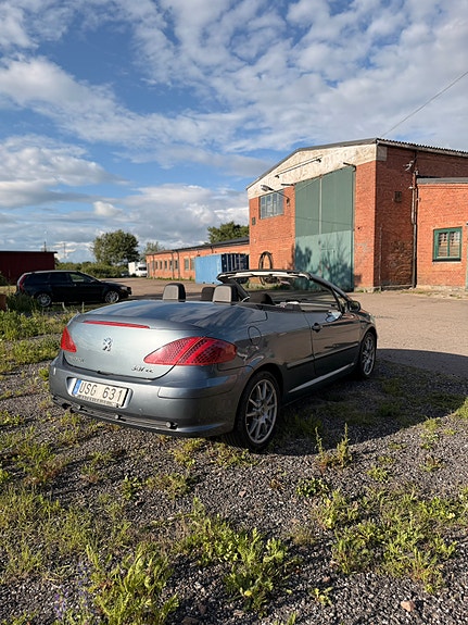 Peugeot 307 CC 4 of 5