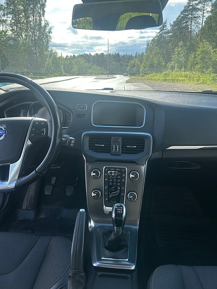 Volvo V40 Cross Country 4 of 5