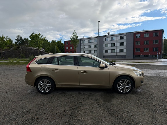 Volvo V60 17 of 20