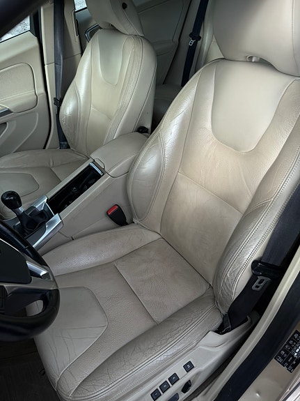 Volvo V60 10 of 20