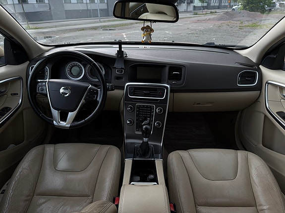 Volvo V60 14 of 20