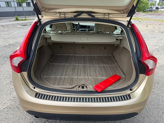 Volvo V60 4 of 20