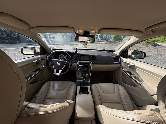 Volvo V60 8 of 20
