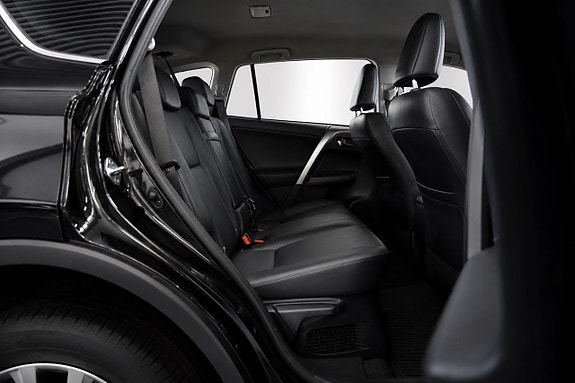 Toyota RAV4 15 of 26
