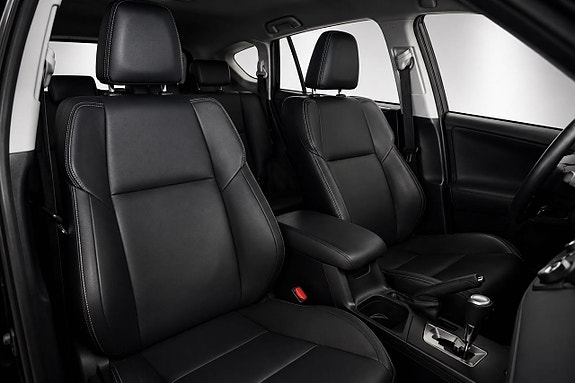 Toyota RAV4 13 of 26