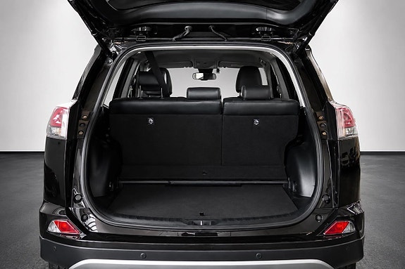 Toyota RAV4 6 of 26