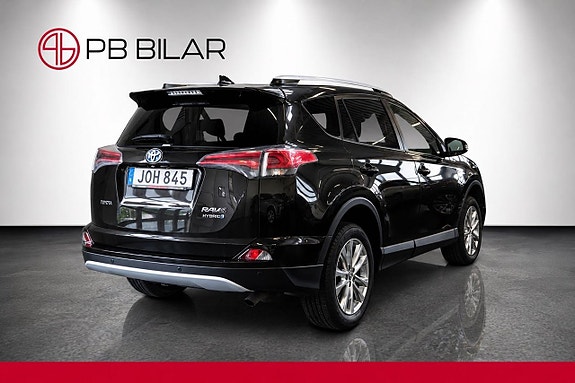 Toyota RAV4 7 of 26