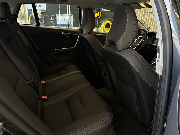 Volvo V60 14 of 17