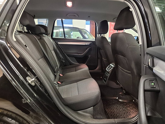 Skoda Octavia 15 of 23