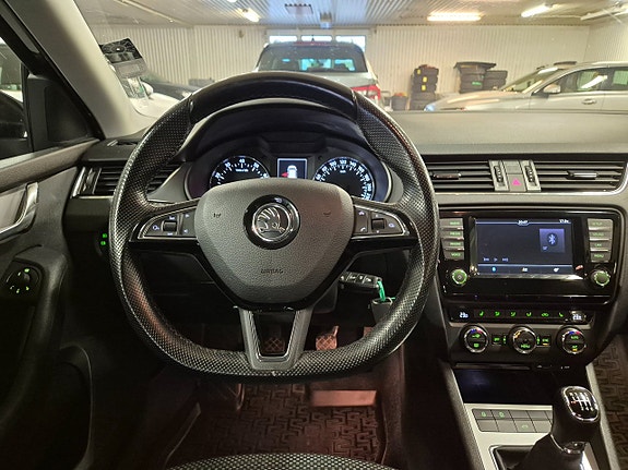 Skoda Octavia 17 of 23