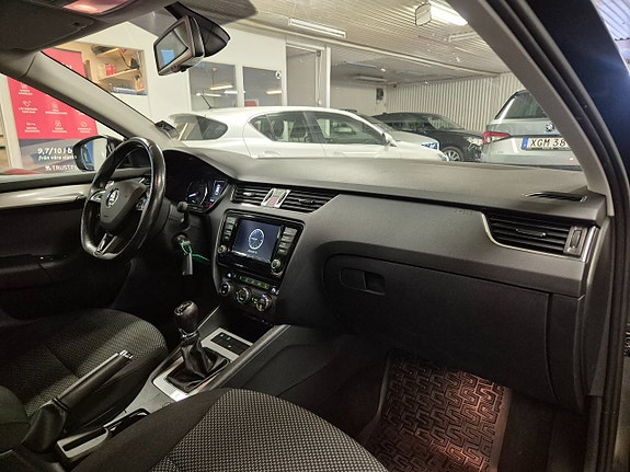 Skoda Octavia 10 of 23