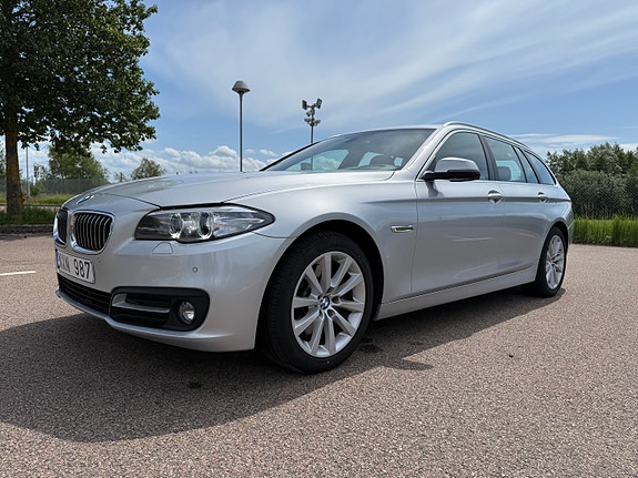 BMW 528i 2 of 5