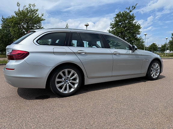 BMW 528i 3 of 5