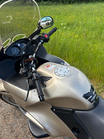Honda NT650V Deauville 5 of 5