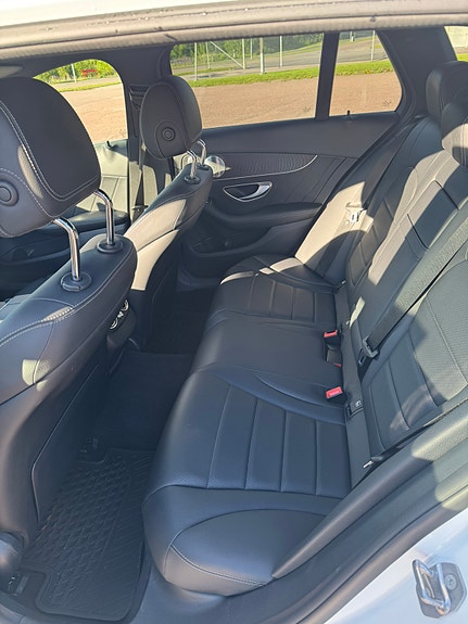 Mercedes-Benz C220 8 of 12